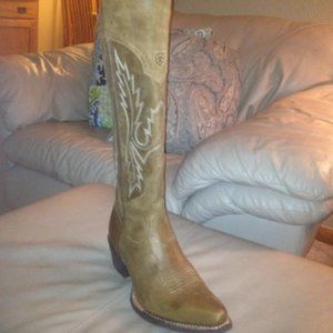 ARIAT WESTERN STYLE BOOTS